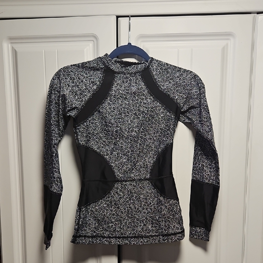 Lululemon Rashgaurd/Running Top